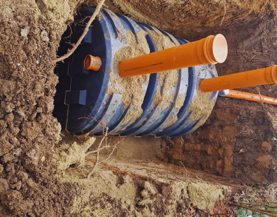 Săparea fundației pentru fosa septică ecologică – pași esențiali