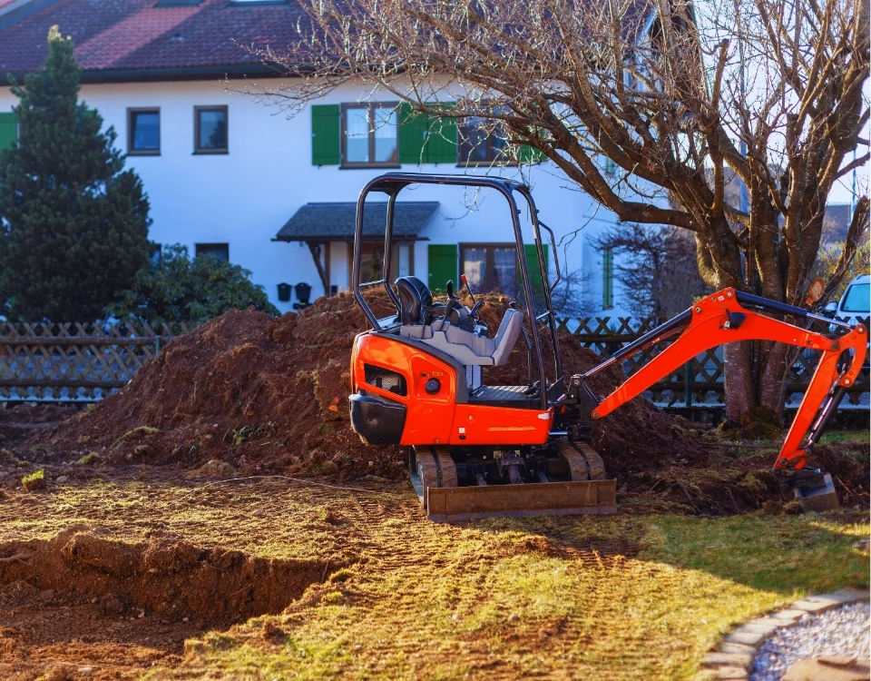 Excavare rigole pentru drenaj urban cu mini-excavatoare pe șenile